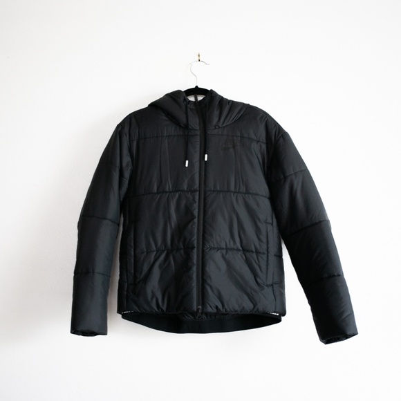 Nike Jackets & Blazers - ⚡️BNWOT⚡️ NIKE | Synthetic Fill Jacket